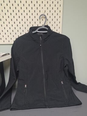 Black Women’s Zip-Up Jacket - Coal Harbour